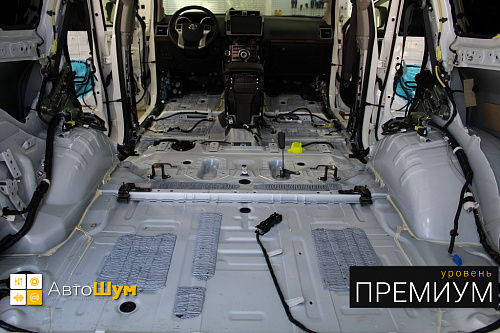 Заводская виброизоляция багажника Тойоты Ленд Крузер Прадо 150.