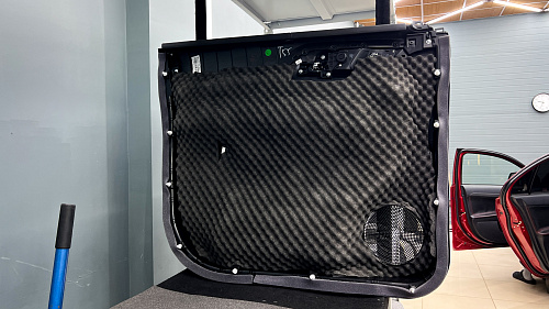 Шумоизоляция дверной обшивки Танк 300